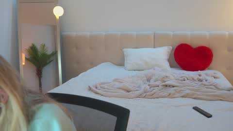 Lorry small boobs and Maya big boobs  friends with benefits online show from February 18, 7:21 pm