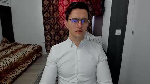 Snapshot of sexxymuscles4u chatting on March 12, 8:08 am Sexxymuscles4U online show from March 12, 8:08 am