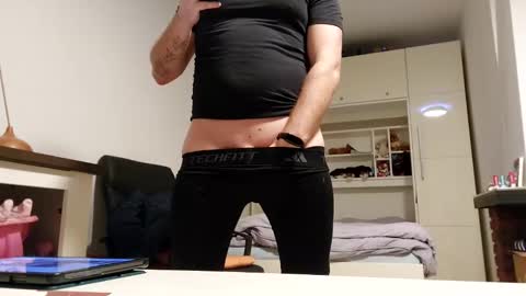 sexy30031986 online show from January 16, 6:46 am