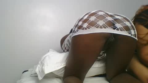 Snapshot of sexy__lips chatting on January 30, 6:03 am Tina online show from January 30, 6:03 am