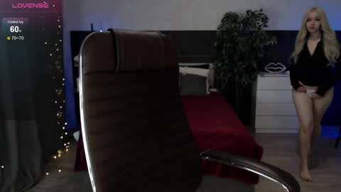 Alexia online show from October 5, 1:42 pm