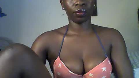 Snapshot of sexy_annbel chatting on July 6, 9:17 pm Ann online show from July 6, 9:17 pm
