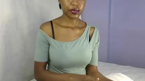 Snapshot of sexy_b7 chatting on November 2, 3:31 am kiki online show from November 2, 3:31 am