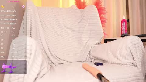 Snapshot of sexy_blonde_doll chatting on July 9, 12:15 am Lina online show from July 9, 12:15 am