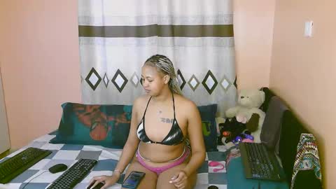 sexy_bluegirl online show from December 15, 12:20 pm