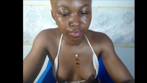 Snapshot of sexy_bluey247 chatting on October 1, 8:26 pm sexy_bluey247 online show from October 1, 8:26 pm