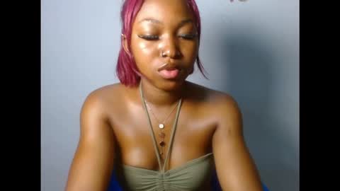 sexy_bluey247 online show from November 12, 7:09 am