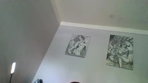 sexy_brunette8826 online show from April 29, 10:27 pm