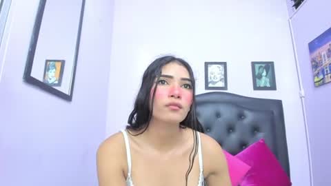 Snapshot of sexy_candy18x chatting on July 5, 4:19 am sexy_candy18x online show from July 5, 4:19 am