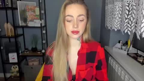 Snapshot of sexy_coralie chatting on December 11, 7:31 am C o r a l i e online show from December 11, 7:31 am