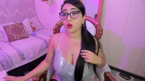 Snapshot of sexy_cristall chatting on March 1, 9:37 pm C R I S T A L online show from March 1, 9:37 pm