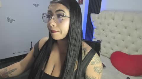 Snapshot of sexy_cristall chatting on September 21, 2:02 am C R I S T A L online show from September 21, 2:02 am