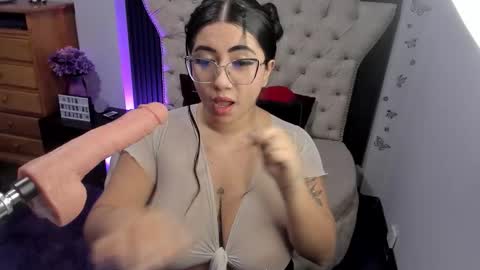 Snapshot of sexy_cristall chatting on October 20, 9:48 pm C R I S T A L online show from October 20, 9:48 pm