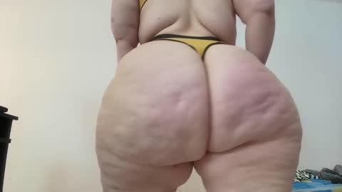 Snapshot of sexy_curvi chatting on December 19, 4:57 pm karla instagram online show from December 19, 4:57 pm