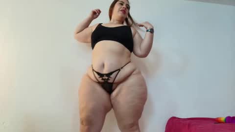 Snapshot of sexy_curvi chatting on February 4, 4:50 pm karla instagram online show from February 4, 4:50 pm
