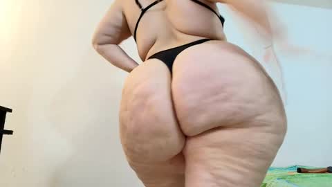 Snapshot of sexy_curvi chatting on February 14, 5:03 pm karla instagram online show from February 14, 5:03 pm