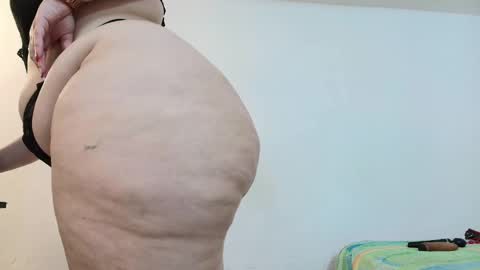 Snapshot of sexy_curvi chatting on February 20, 8:14 pm karla instagram online show from February 20, 8:14 pm