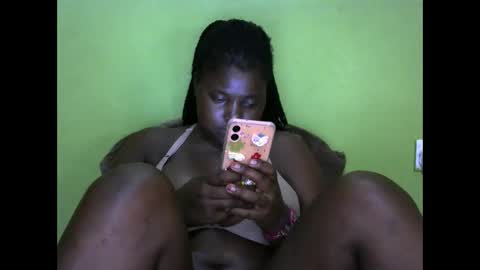 Snapshot of sexy_divana chatting on January 22, 7:03 pm sexy_divana online show from January 22, 7:03 pm