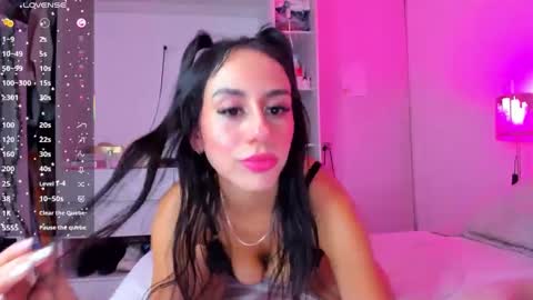 Snapshot of sexy_giirlxxx chatting on October 12, 4:11 am sexy_giirlxxx online show from October 12, 4:11 am