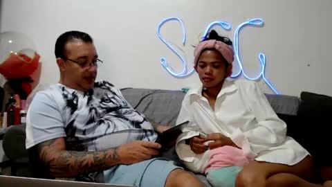 Sexy Ginuin Couple online show from April 25, 7:55 pm