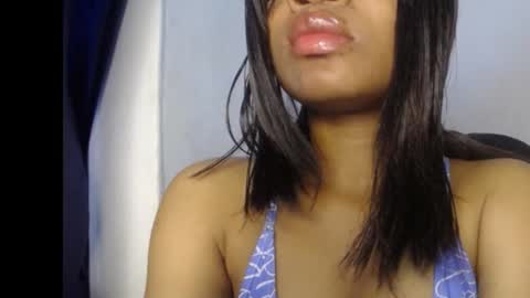 Snapshot of sexy_goddess_pet chatting on June 18, 8:02 pm Ella online show from June 18, 8:02 pm