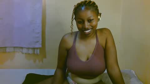 Snapshot of sexy_latasha chatting on May 15, 7:59 am sexy_latasha online show from May 15, 7:59 am