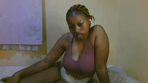 Snapshot of sexy_latasha chatting on May 16, 2:19 am sexy_latasha online show from May 16, 2:19 am