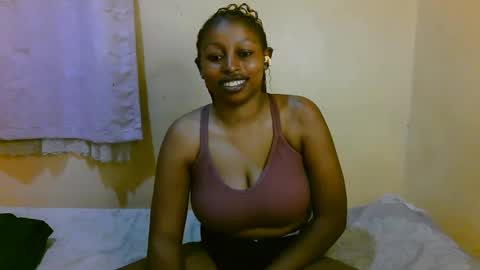 Snapshot of sexy_latasha chatting on May 21, 2:51 am sexy_latasha online show from May 21, 2:51 am