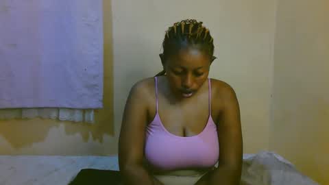 Snapshot of sexy_latasha chatting on May 21, 2:57 pm sexy_latasha online show from May 21, 2:57 pm