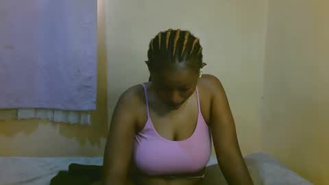 Snapshot of sexy_latasha chatting on May 29, 6:44 am sexy_latasha online show from May 29, 6:44 am