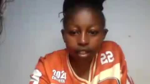 Snapshot of sexy_latasha chatting on August 5, 6:33 pm sexy_latasha online show from August 5, 6:33 pm