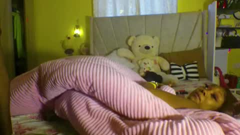 Snapshot of sexy_leee chatting on October 11, 11:20 am sexy_leee online show from October 11, 11:20 am