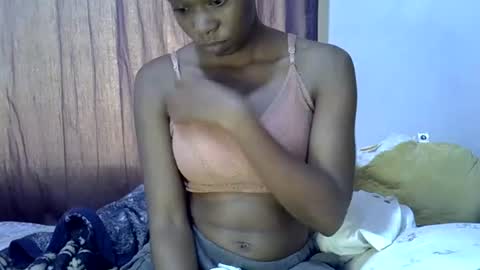 Snapshot of sexy_leila3 chatting on June 19, 10:19 am kayla online show from June 19, 10:19 am