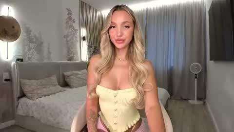 sexy_leksy online show from August 7, 5:37 pm