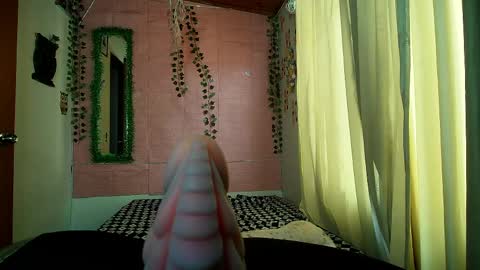 sexy lolas online show from April 26, 8:06 pm