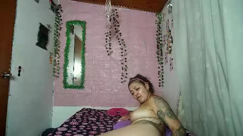 sexy lolas online show from June 25, 1:27 am
