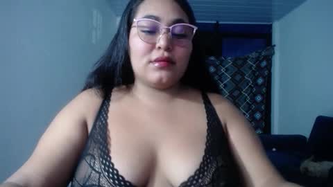 Snapshot of sexy_love_15 chatting on November 25, 6:02 am SIRENA LOVE online show from November 25, 6:02 am