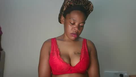 sexy_lyna online show from December 16, 7:52 pm