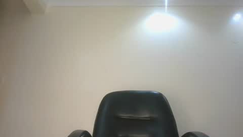 sexy_lyna online show from May 6, 12:32 pm