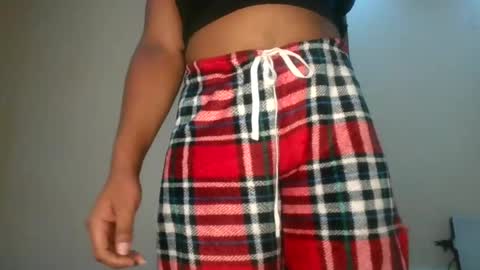 sexy_lyna online show from June 24, 4:33 am