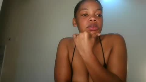 sexy_lyna online show from July 10, 11:24 am