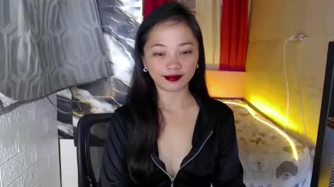 Snapshot of sexy_maria13 chatting on February 24, 6:05 am mariamitch online show from February 24, 6:05 am