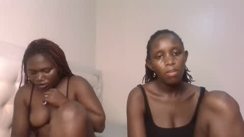 Snapshot of sexy_maya3 chatting on October 26, 12:27 am maya online show from October 26, 12:27 am