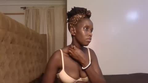 Snapshot of sexy_maya3 chatting on November 6, 1:01 pm maya online show from November 6, 1:01 pm