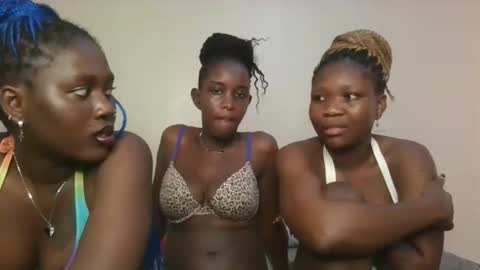 Snapshot of sexy_maya3 chatting on November 19, 10:15 am maya online show from November 19, 10:15 am