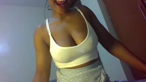 Snapshot of sexy_natallie chatting on January 1, 8:56 am natallie online show from January 1, 8:56 am
