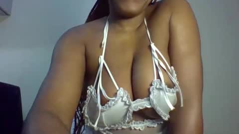 Snapshot of sexy_natallie chatting on October 1, 8:09 am natallie online show from October 1, 8:09 am