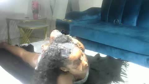 sexy pigeon online show from March 8, 5:28 pm