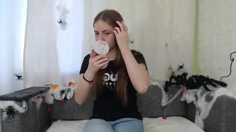 Snapshot of sexy_sansa chatting on October 30, 7:54 am Alina online show from October 30, 7:54 am