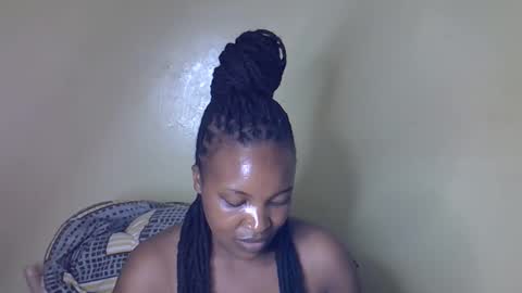 Snapshot of sexy_sazii chatting on October 8, 1:14 am sexy_sazii online show from October 8, 1:14 am